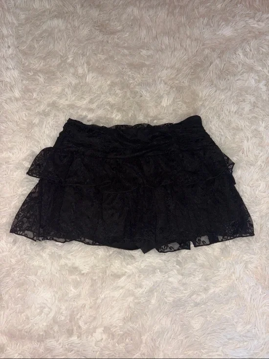 SHEIN Black Lace Tiered Mini Skirt - Picture 1 of 4